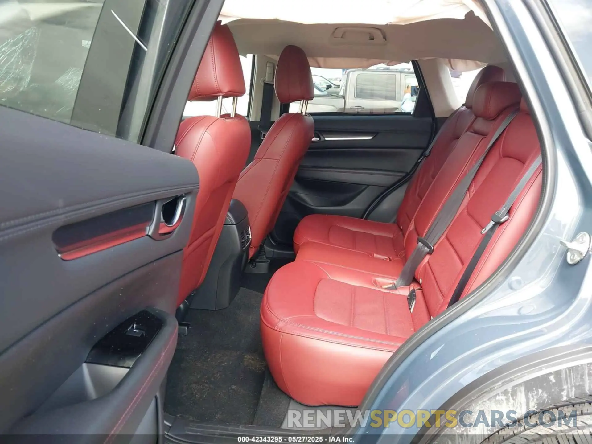 8 fotografías del automóvil dañado JM3KFBCM1S0636678 MAZDA CX-5 2025