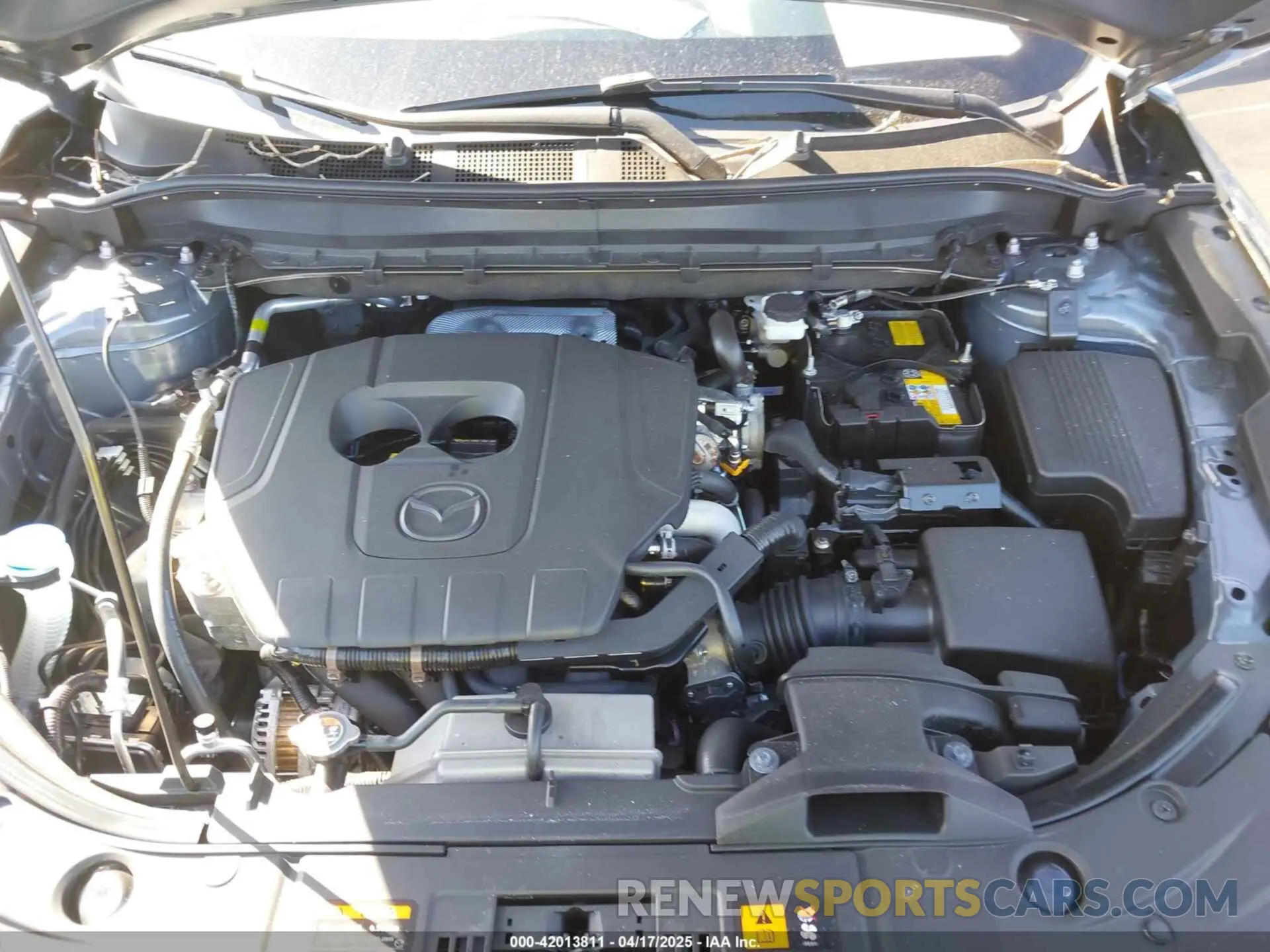 10 fotografías del automóvil dañado JM3KFBCM9S0558117 MAZDA CX-5 2025