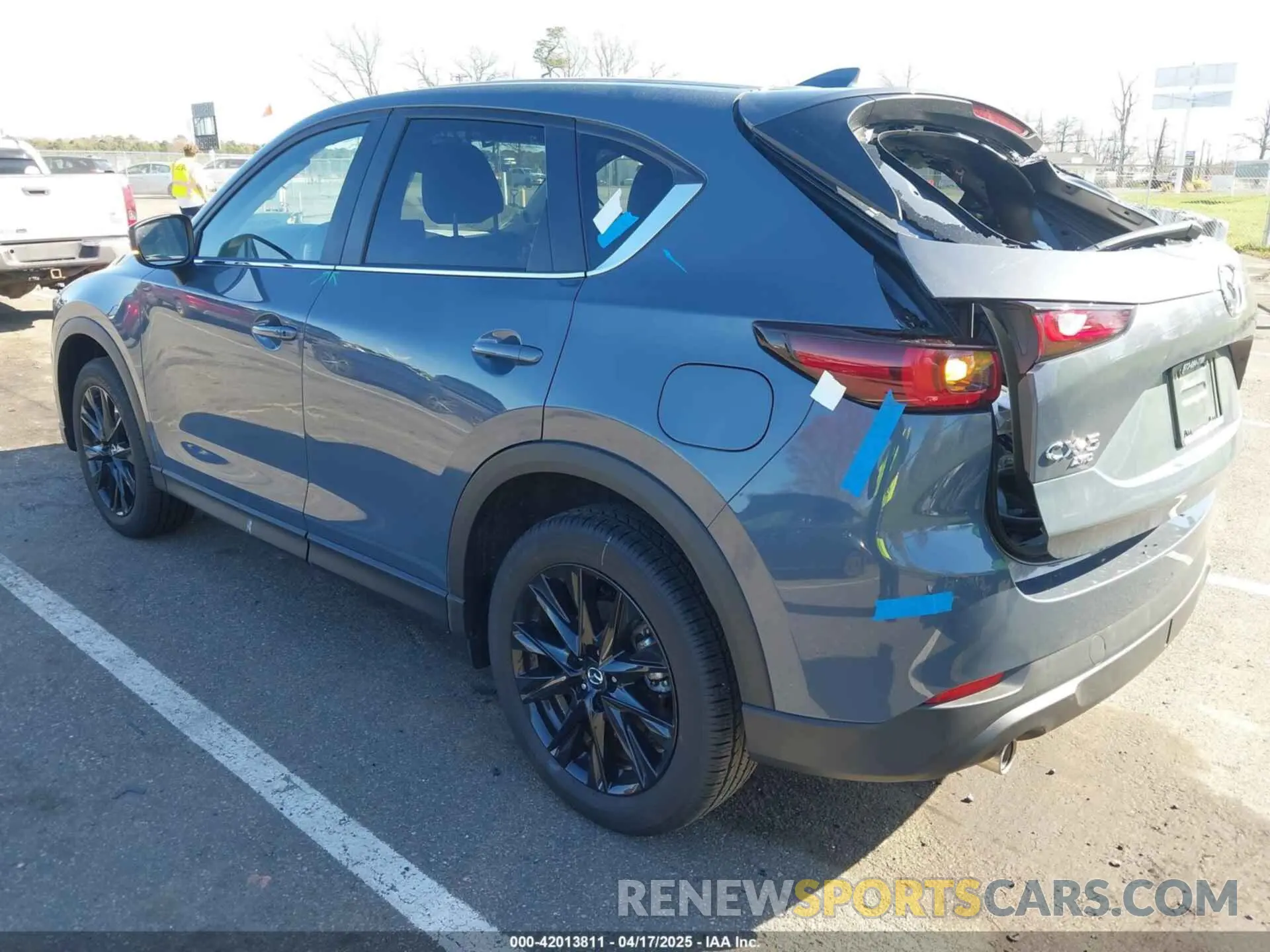 3 fotografías del automóvil dañado JM3KFBCM9S0558117 MAZDA CX-5 2025