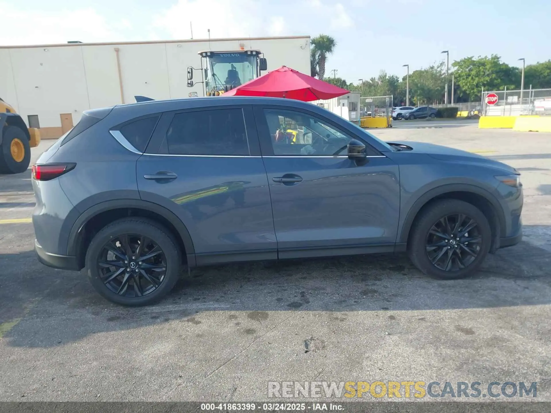 14 fotografías del automóvil dañado JM3KFBCMXS0556652 MAZDA CX-5 2025