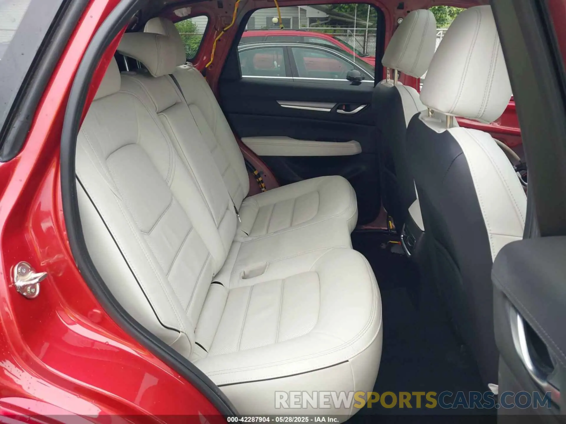 8 fotografías del automóvil dañado JM3KFBEM1S0653669 MAZDA CX-5 2025