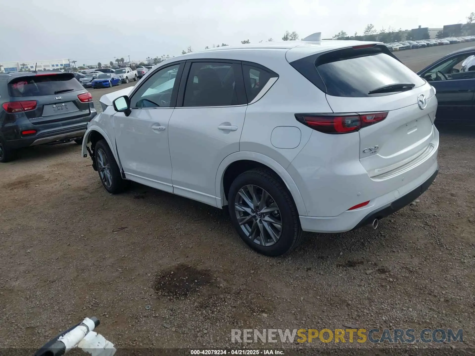 3 fotografías del automóvil dañado JM3KFBEM2S0637206 MAZDA CX-5 2025
