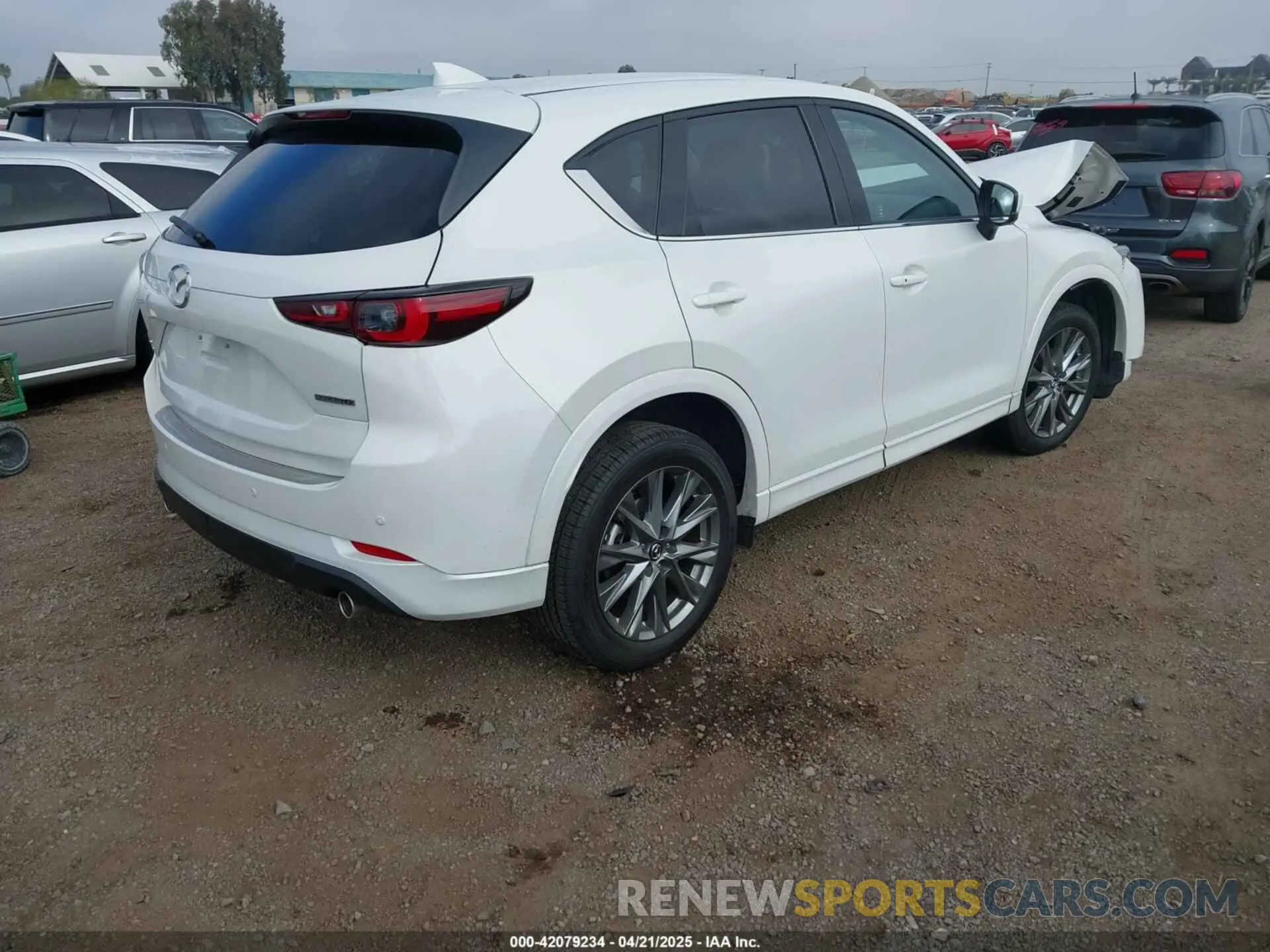 4 fotografías del automóvil dañado JM3KFBEM2S0637206 MAZDA CX-5 2025