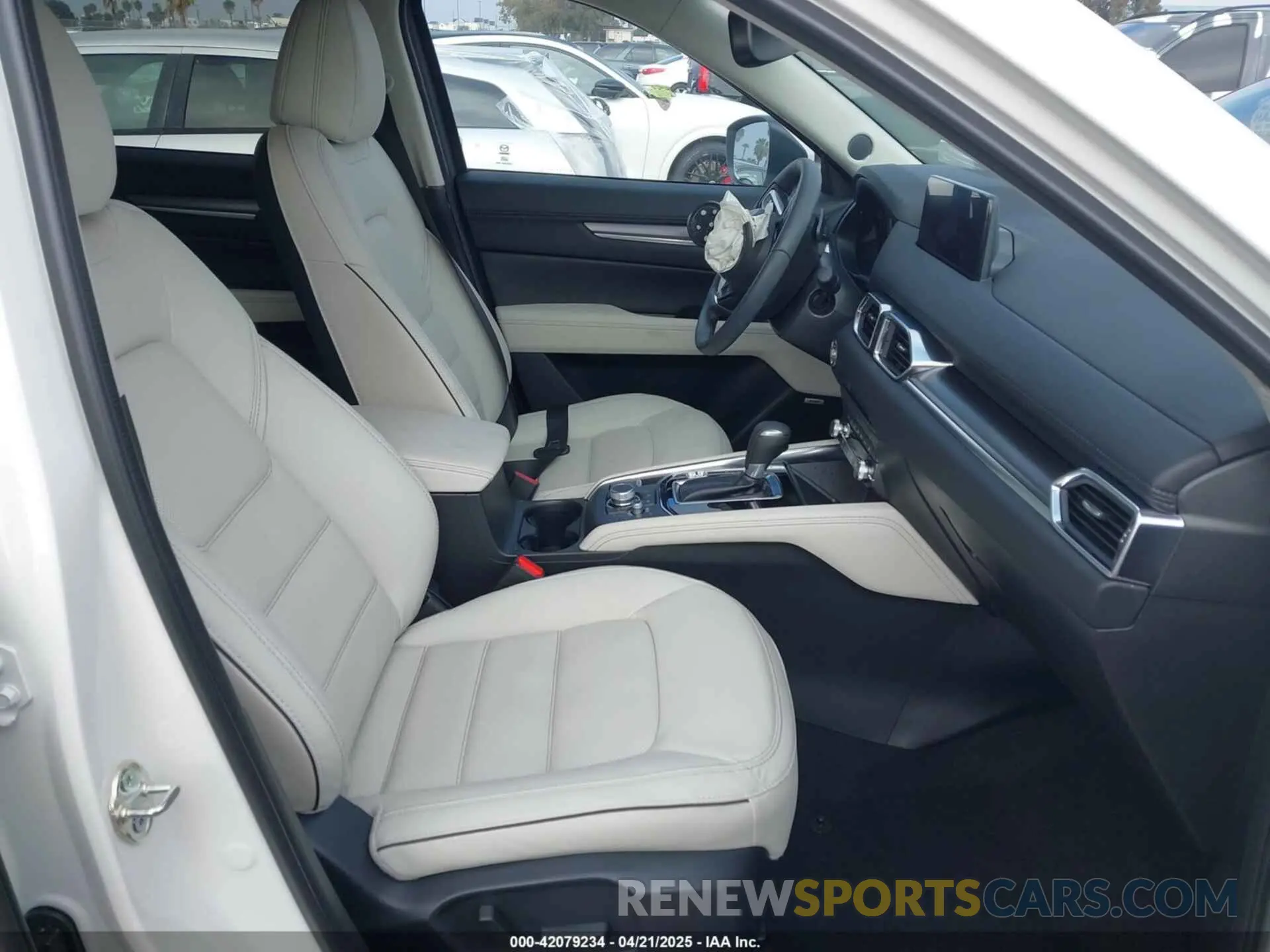 5 fotografías del automóvil dañado JM3KFBEM2S0637206 MAZDA CX-5 2025