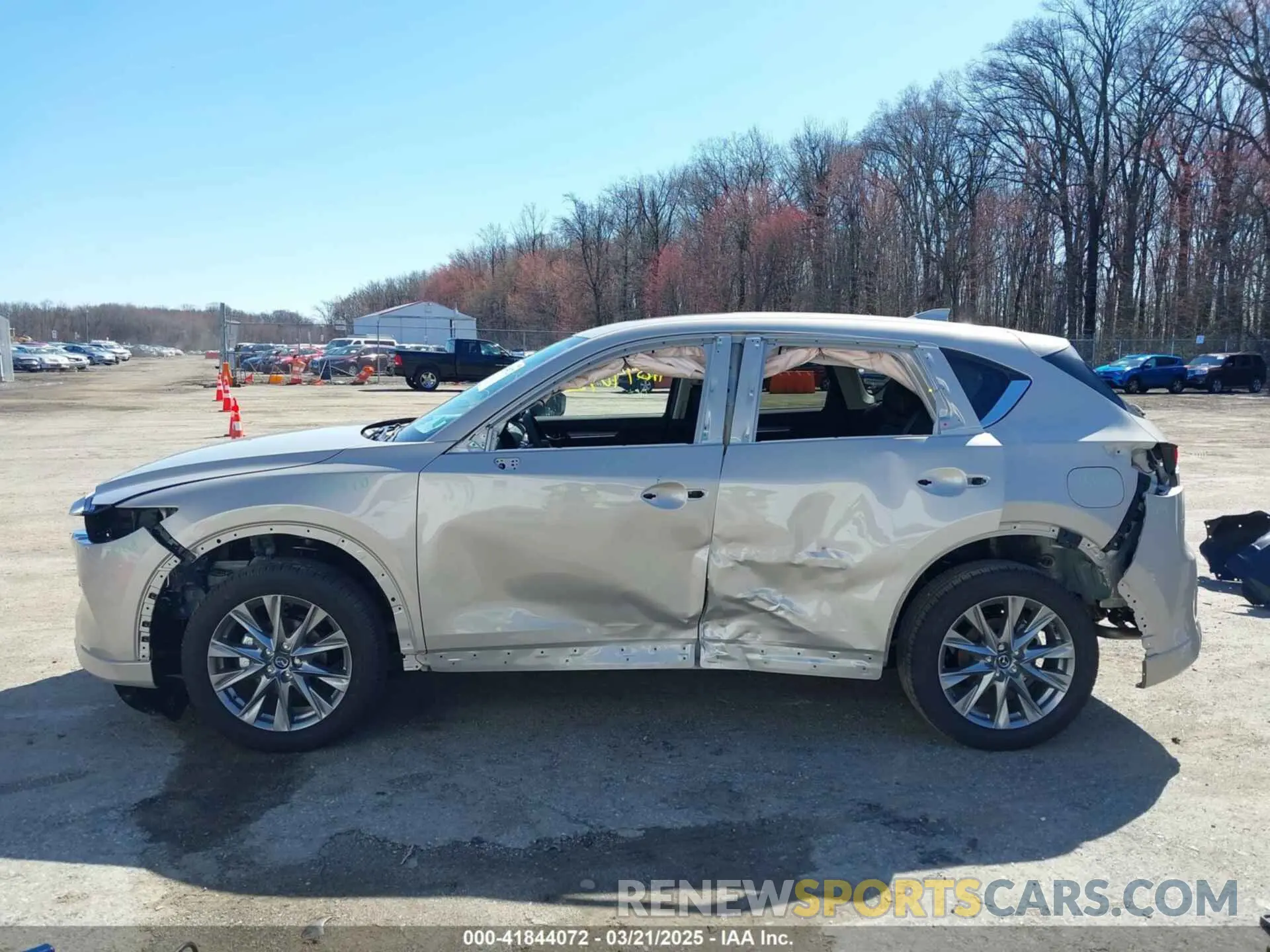 15 fotografías del automóvil dañado JM3KFBEM9S0579269 MAZDA CX-5 2025