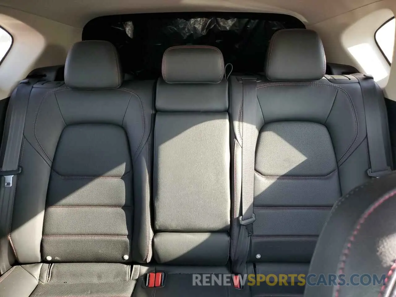 10 fotografías del automóvil dañado JM3KFBCM1N0532499 MAZDA CX-5 PREFE 2022