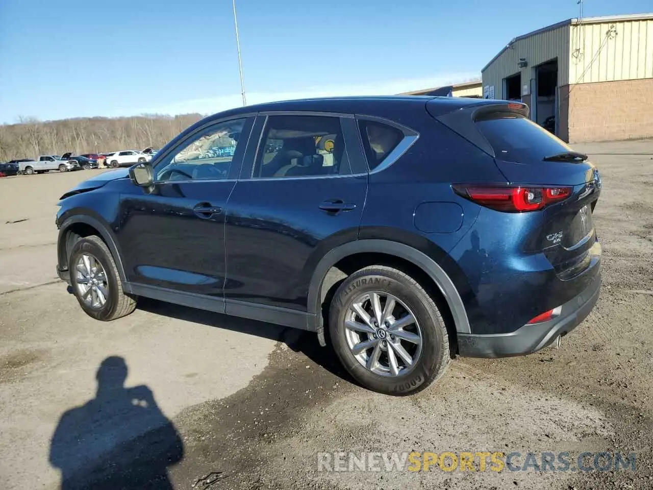 2 fotografías del automóvil dañado JM3KFBCM2N0564751 MAZDA CX-5 PREFE 2022