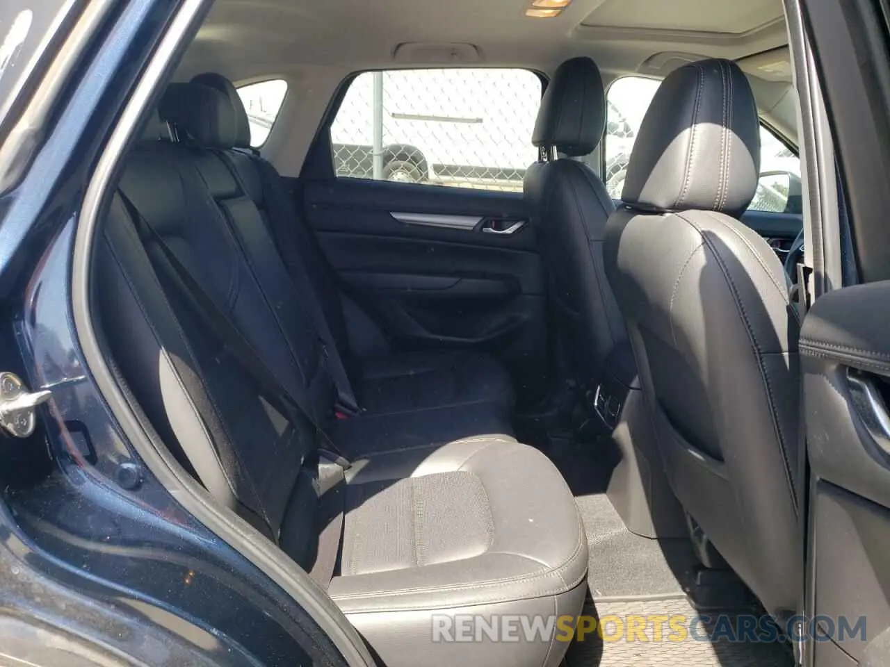 11 fotografías del automóvil dañado JM3KFBCM5N0571418 MAZDA CX-5 PREFE 2022