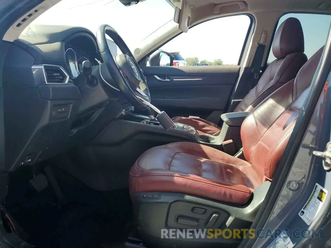 7 fotografías del automóvil dañado JM3KFBCM6N1574838 MAZDA CX-5 PREFE 2022