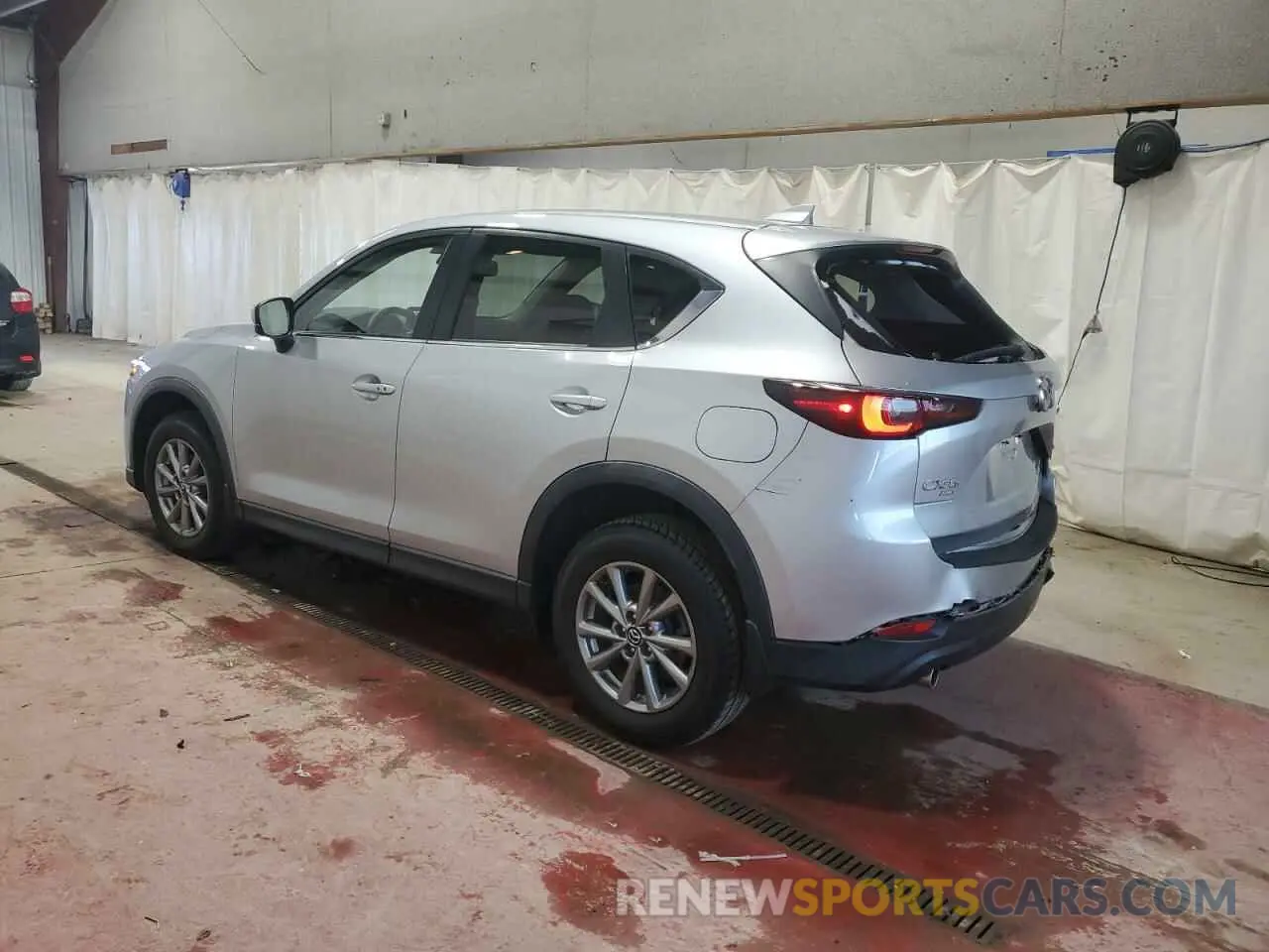 2 fotografías del automóvil dañado JM3KFBCM8N0623205 MAZDA CX-5 PREFE 2022