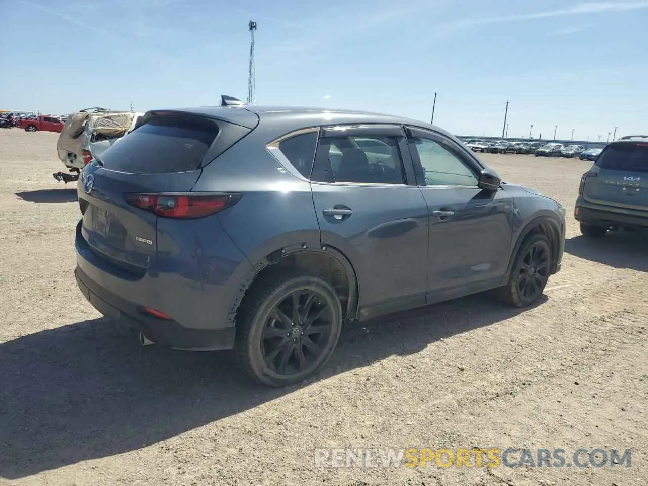 3 fotografías del automóvil dañado JM3KFBCM0P0222198 MAZDA CX-5 PREFE 2023