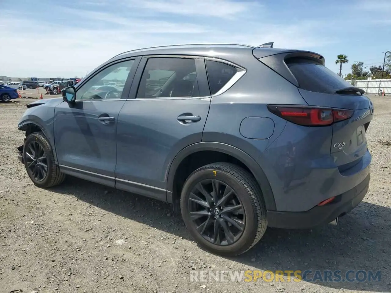 2 fotografías del automóvil dañado JM3KFBCM0P0256626 MAZDA CX-5 PREFE 2023