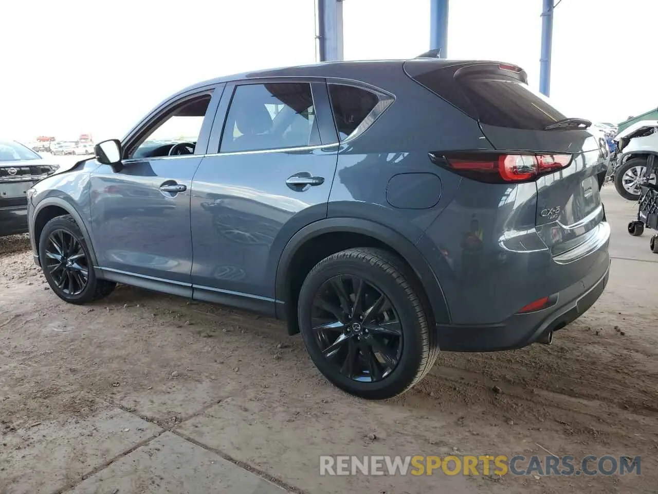 2 fotografías del automóvil dañado JM3KFBCM1P0131151 MAZDA CX-5 PREFE 2023