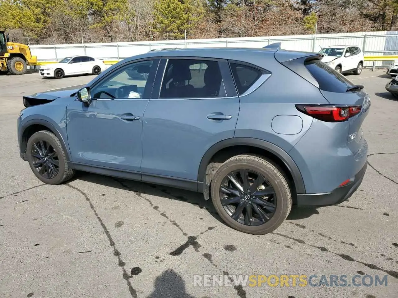 2 fotografías del automóvil dañado JM3KFBCM1P0162366 MAZDA CX-5 PREFE 2023