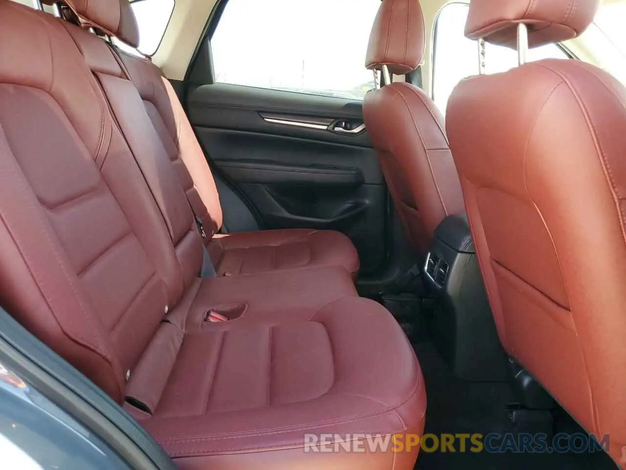 11 fotografías del automóvil dañado JM3KFBCM1P0176901 MAZDA CX-5 PREFE 2023