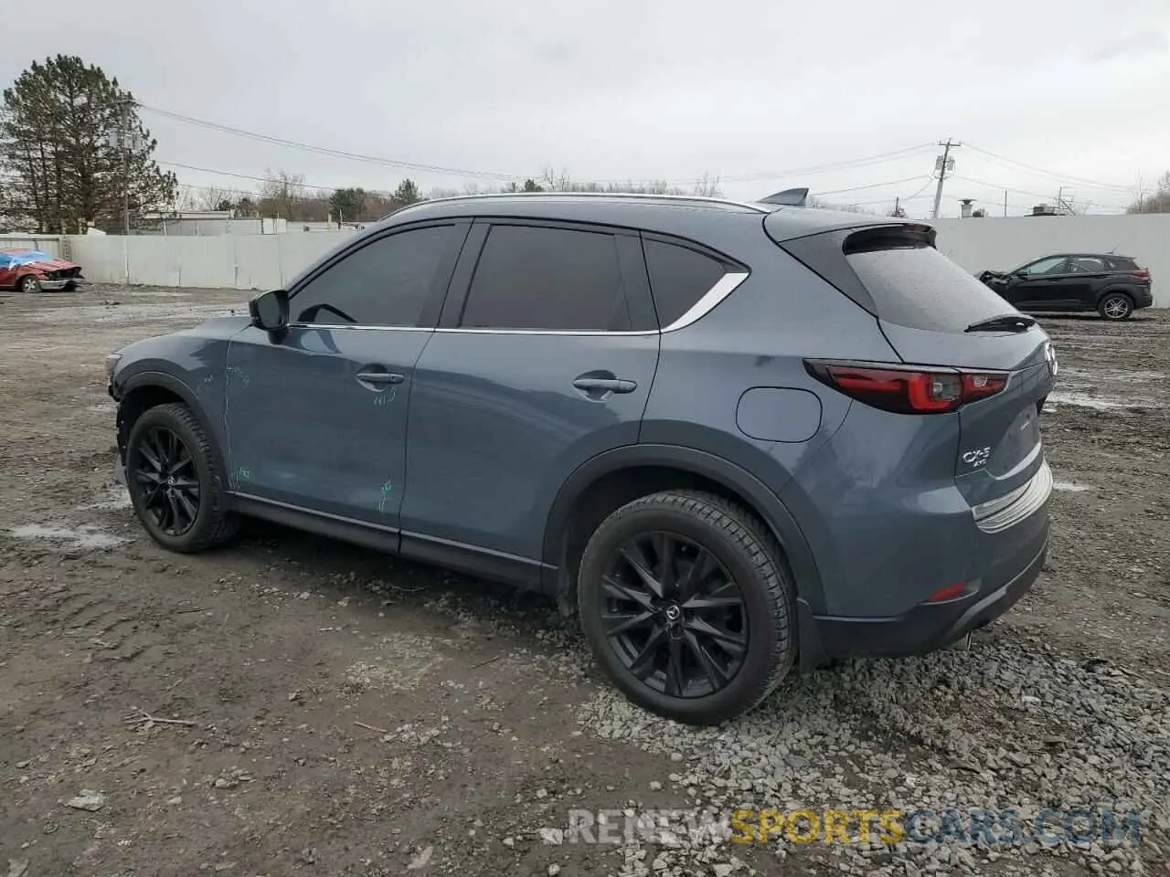 2 fotografías del automóvil dañado JM3KFBCM4P0143942 MAZDA CX-5 PREFE 2023