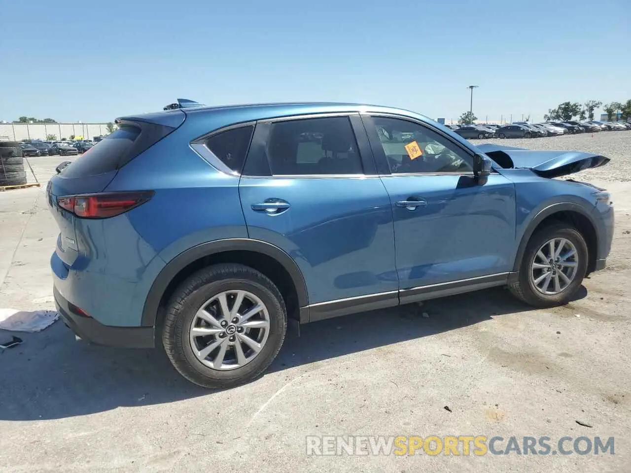 3 fotografías del automóvil dañado JM3KFBCM4P0170266 MAZDA CX-5 PREFE 2023