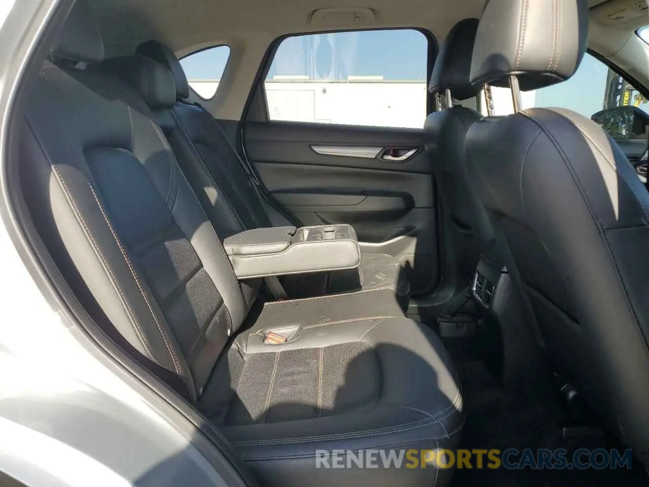 11 fotografías del automóvil dañado JM3KFBCM4P0191943 MAZDA CX-5 PREFE 2023