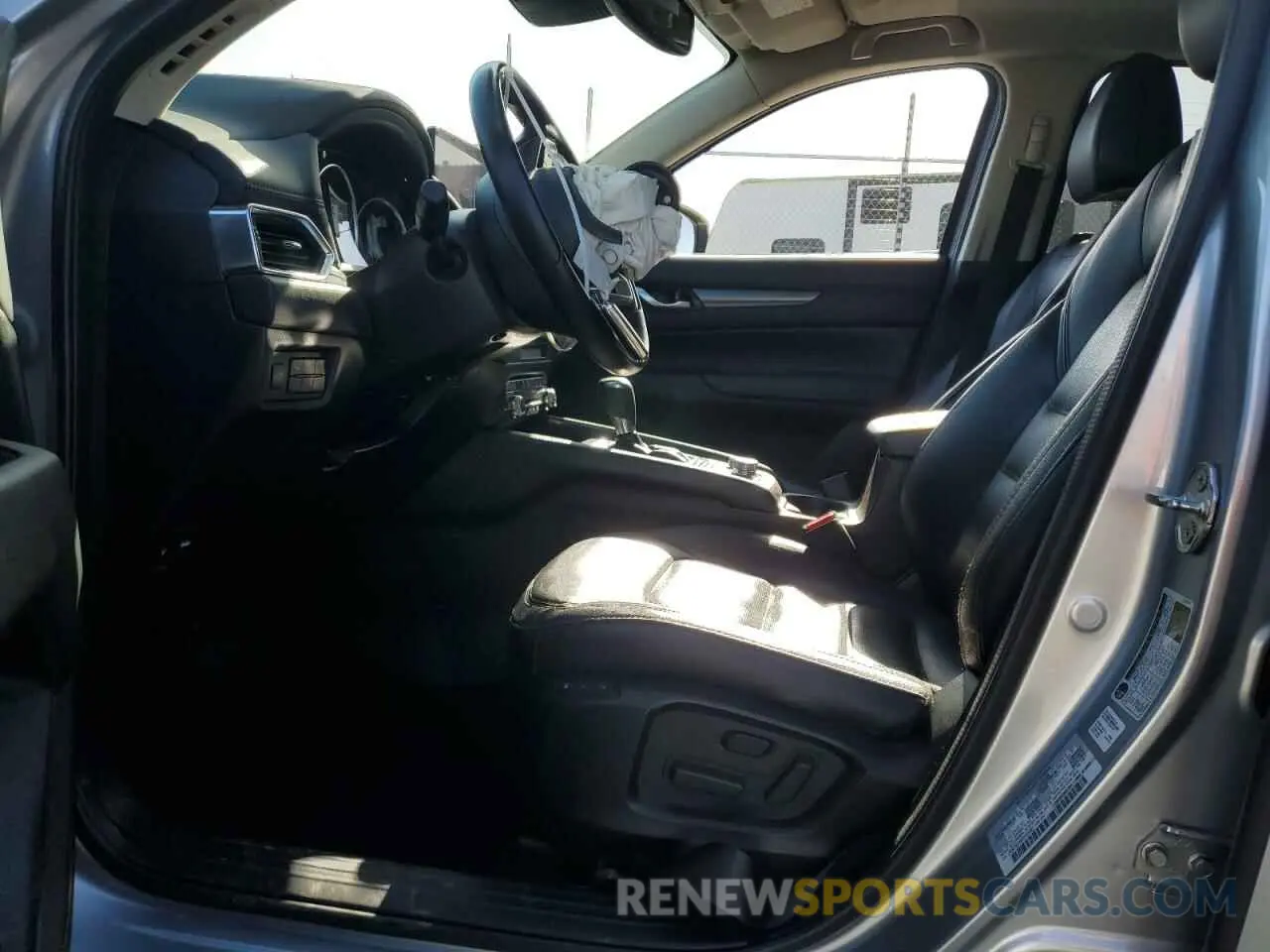 7 fotografías del automóvil dañado JM3KFBCM4P0191943 MAZDA CX-5 PREFE 2023