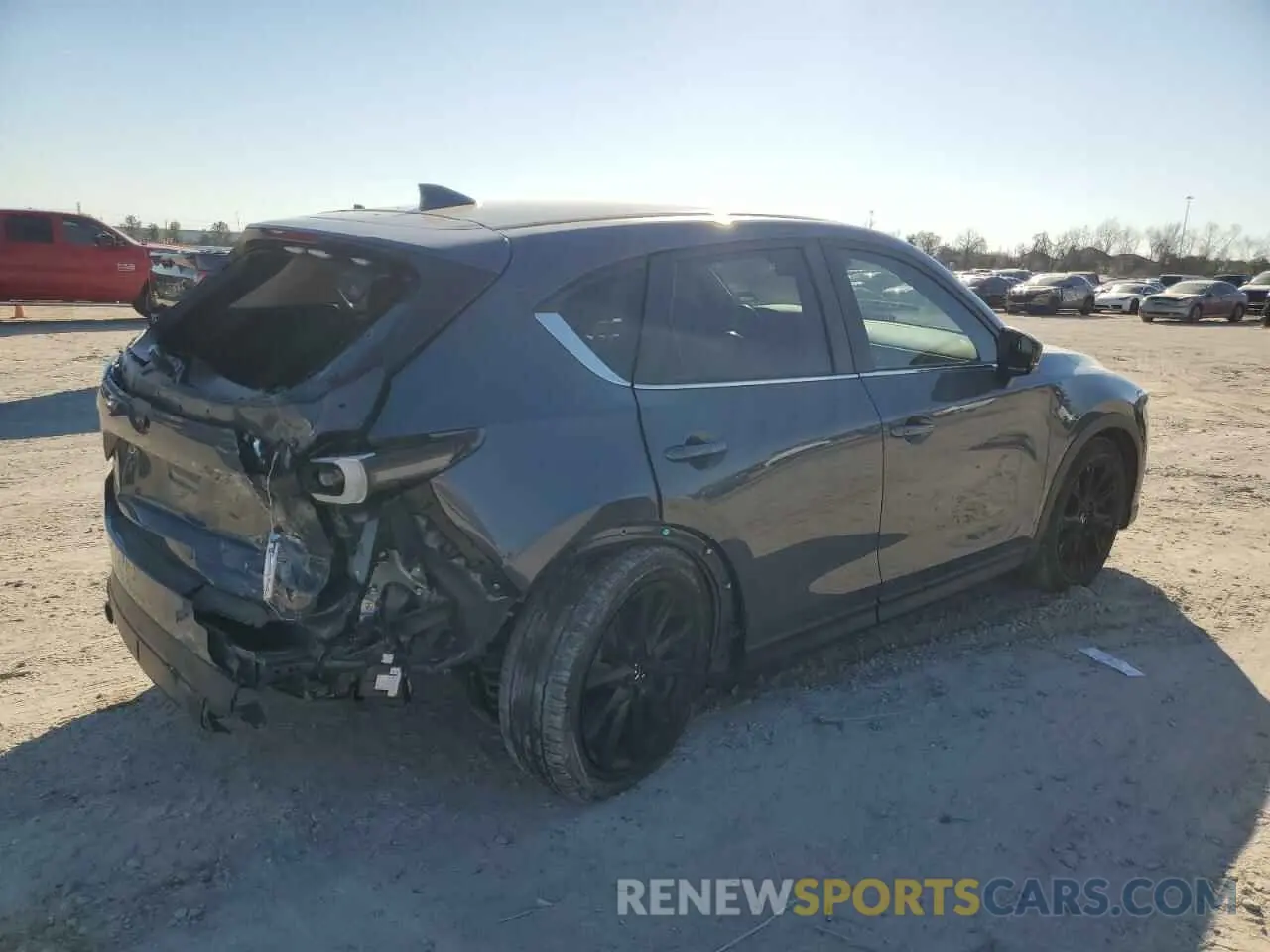 3 fotografías del automóvil dañado JM3KFBCM4P0245225 MAZDA CX-5 PREFE 2023