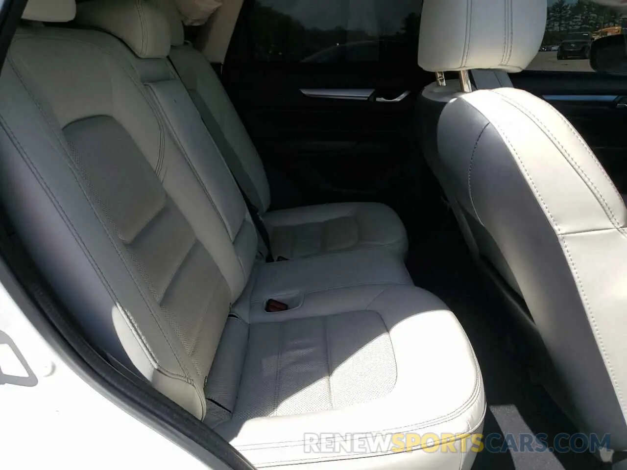11 fotografías del automóvil dañado JM3KFBCM4P0248075 MAZDA CX-5 PREFE 2023