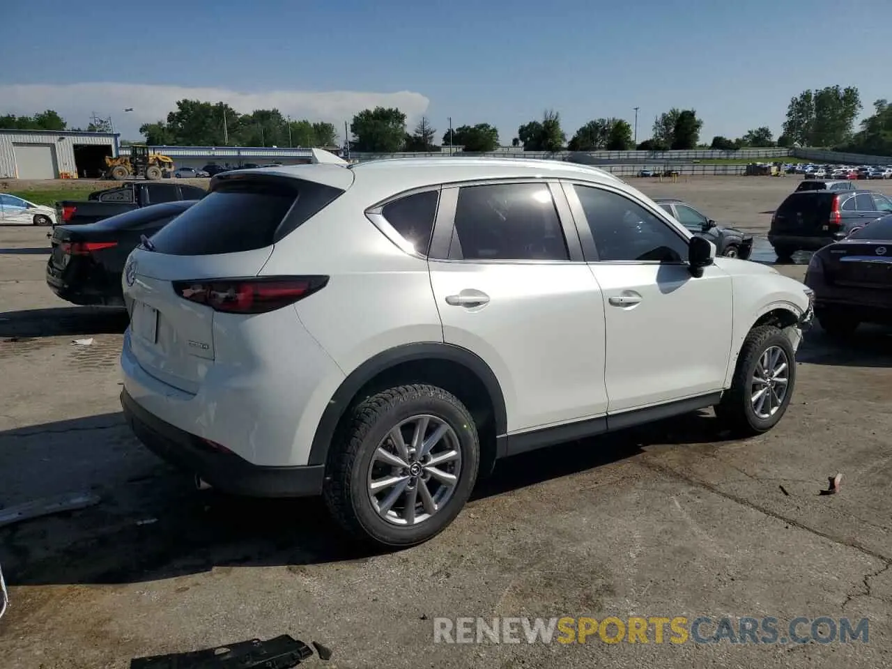 3 fotografías del automóvil dañado JM3KFBCM4P0289631 MAZDA CX-5 PREFE 2023