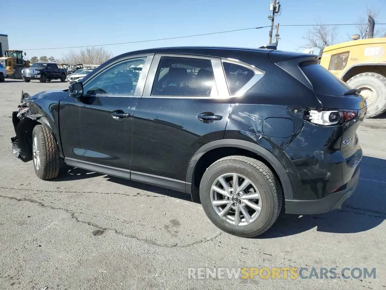 2 fotografías del automóvil dañado JM3KFBCM5P0197525 MAZDA CX-5 PREFE 2023