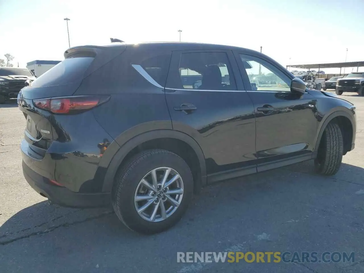 3 fotografías del automóvil dañado JM3KFBCM5P0197525 MAZDA CX-5 PREFE 2023