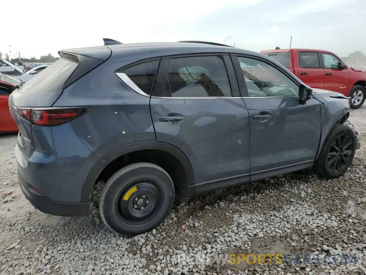 3 fotografías del automóvil dañado JM3KFBCM6P0188459 MAZDA CX-5 PREFE 2023
