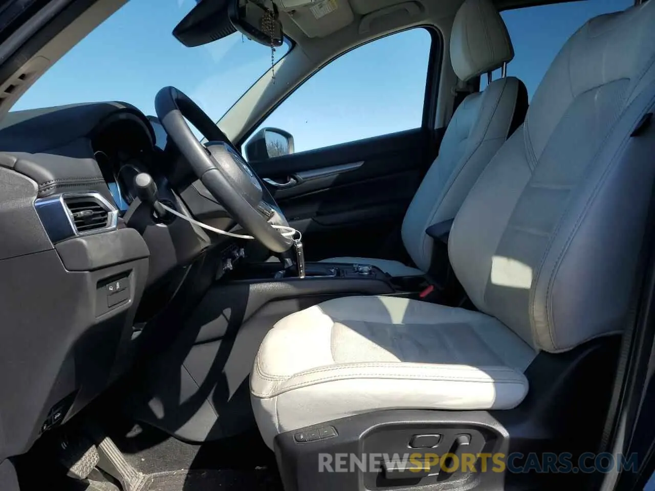 7 fotografías del automóvil dañado JM3KFBCM7P0178507 MAZDA CX-5 PREFE 2023