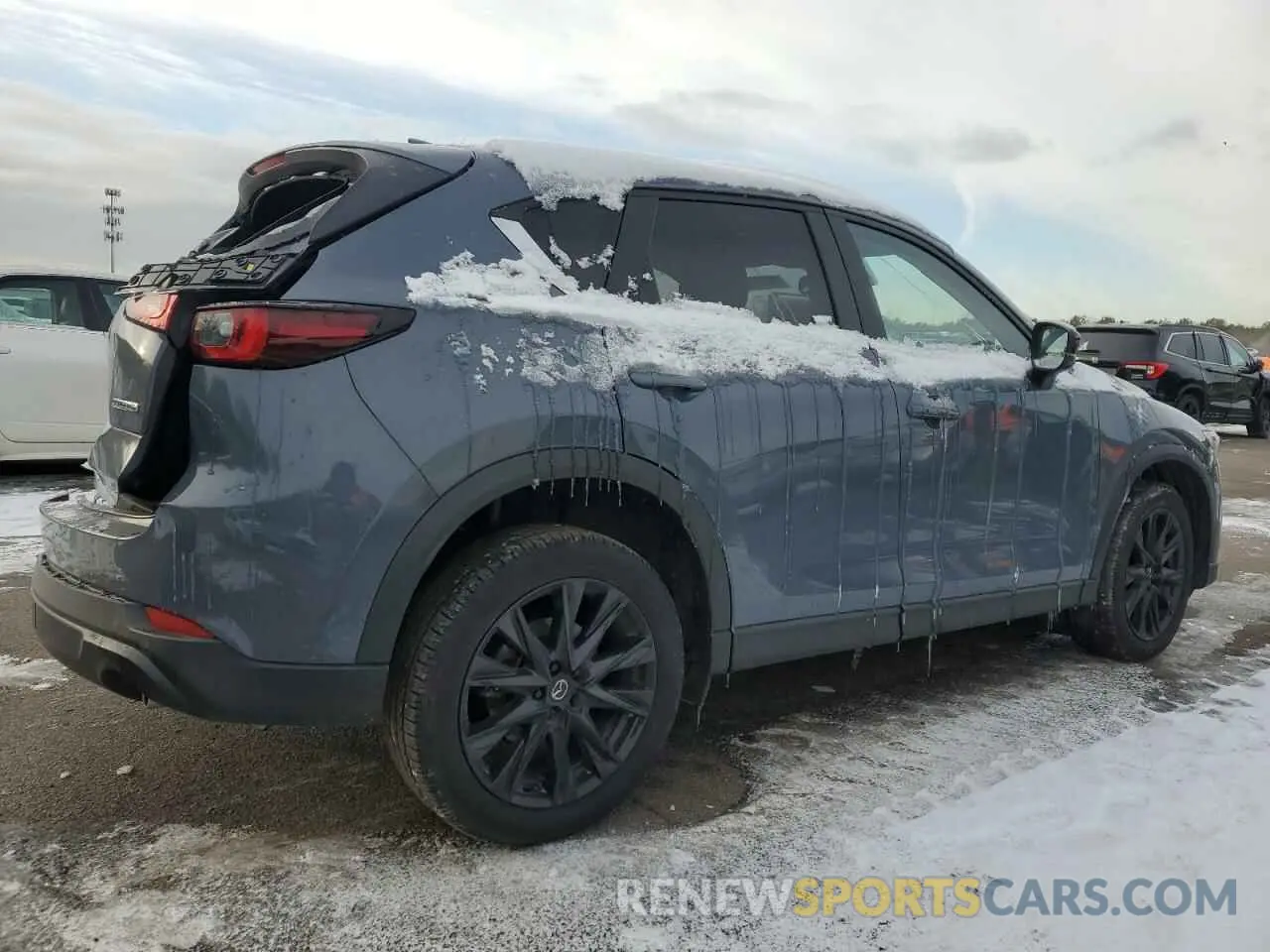 3 fotografías del automóvil dañado JM3KFBCM7P0205124 MAZDA CX-5 PREFE 2023