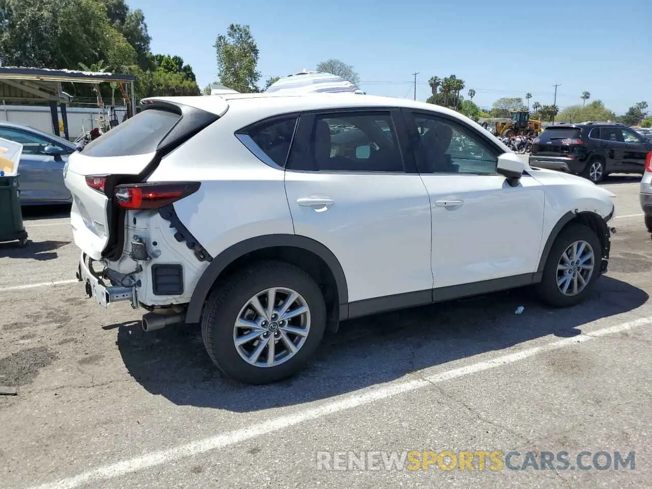 3 fotografías del automóvil dañado JM3KFBCM7P0272662 MAZDA CX-5 PREFE 2023