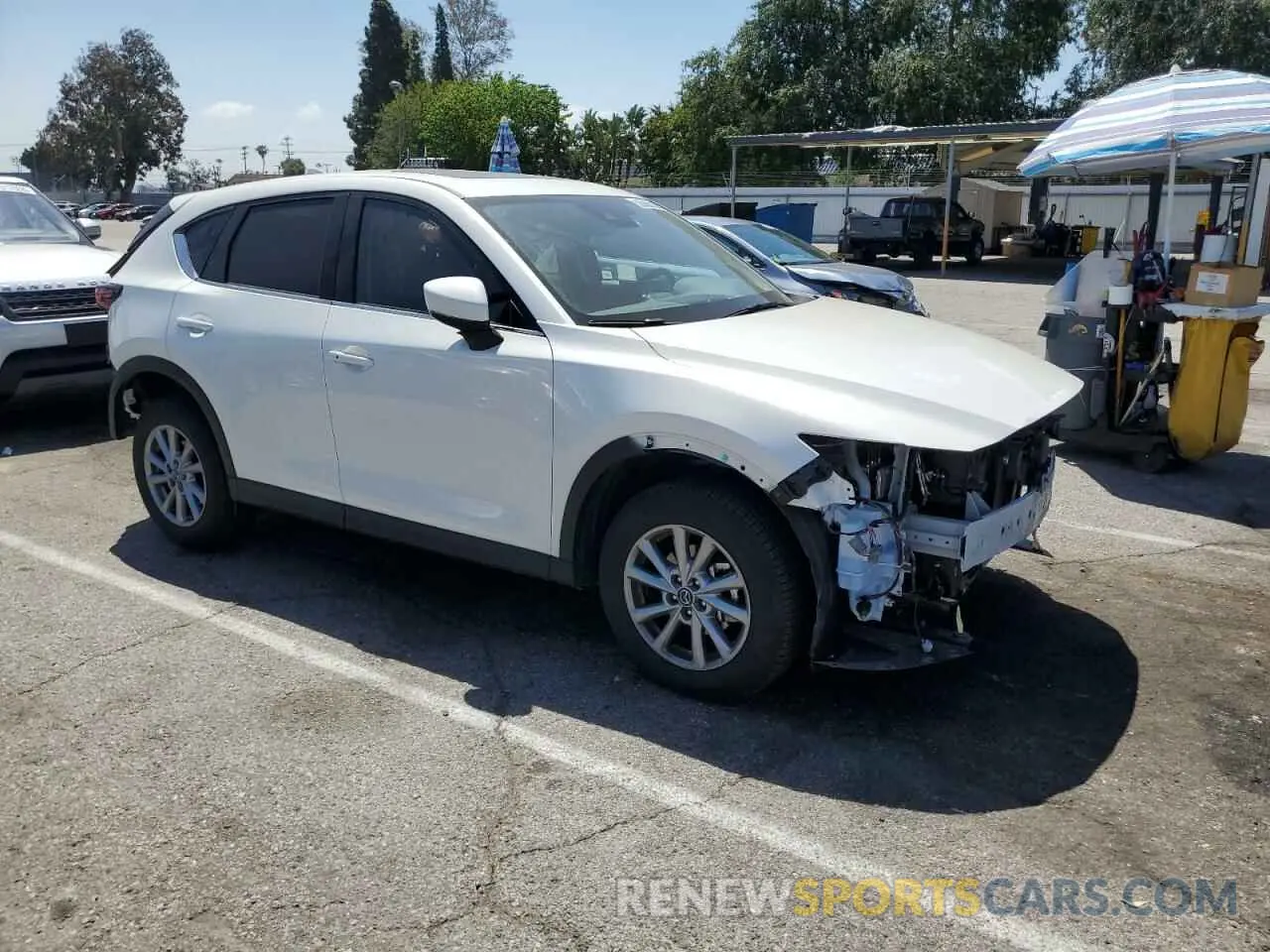 4 fotografías del automóvil dañado JM3KFBCM7P0272662 MAZDA CX-5 PREFE 2023