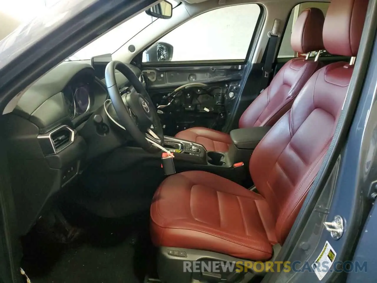 7 fotografías del automóvil dañado JM3KFBCM9P0179240 MAZDA CX-5 PREFE 2023
