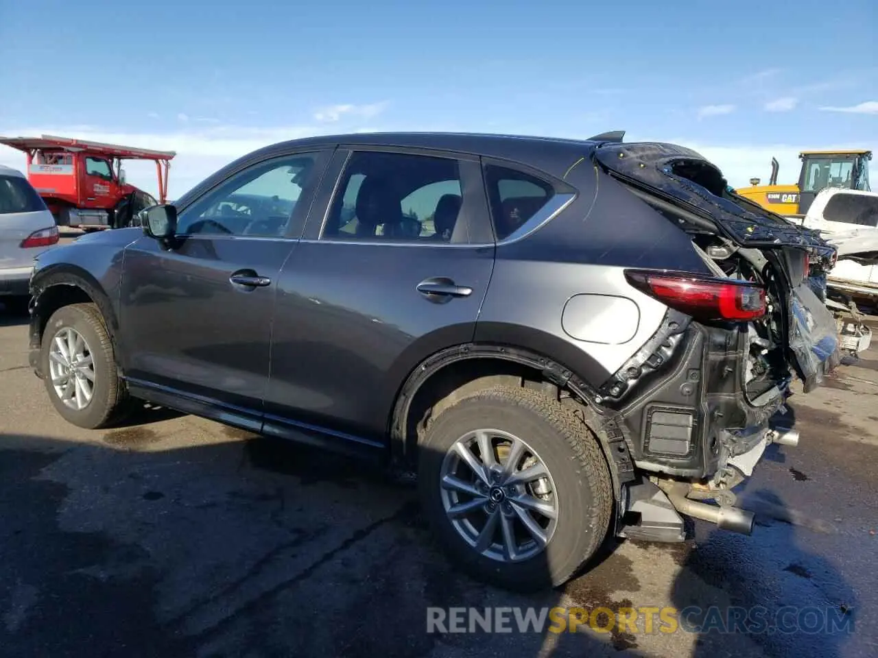 2 fotografías del automóvil dañado JM3KFBCL1R0443481 MAZDA CX-5 PREFE 2024