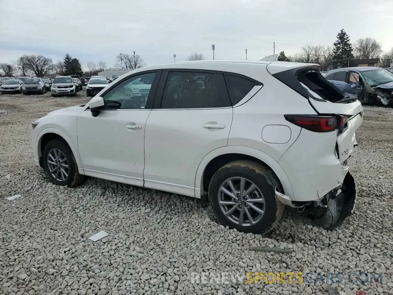 2 fotografías del automóvil dañado JM3KFBCL1R0481096 MAZDA CX-5 PREFE 2024