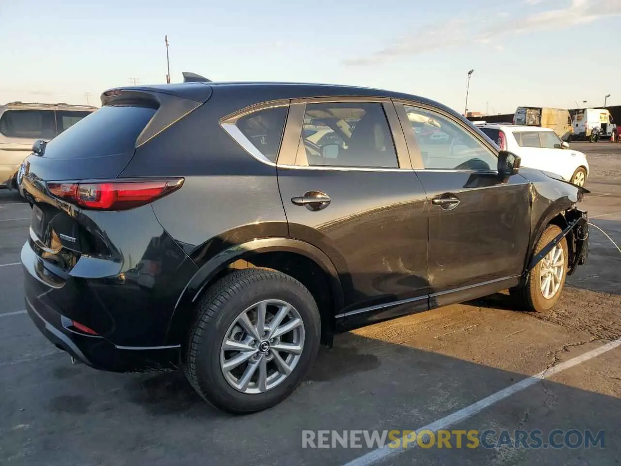 3 fotografías del automóvil dañado JM3KFBCL2R0438659 MAZDA CX-5 PREFE 2024