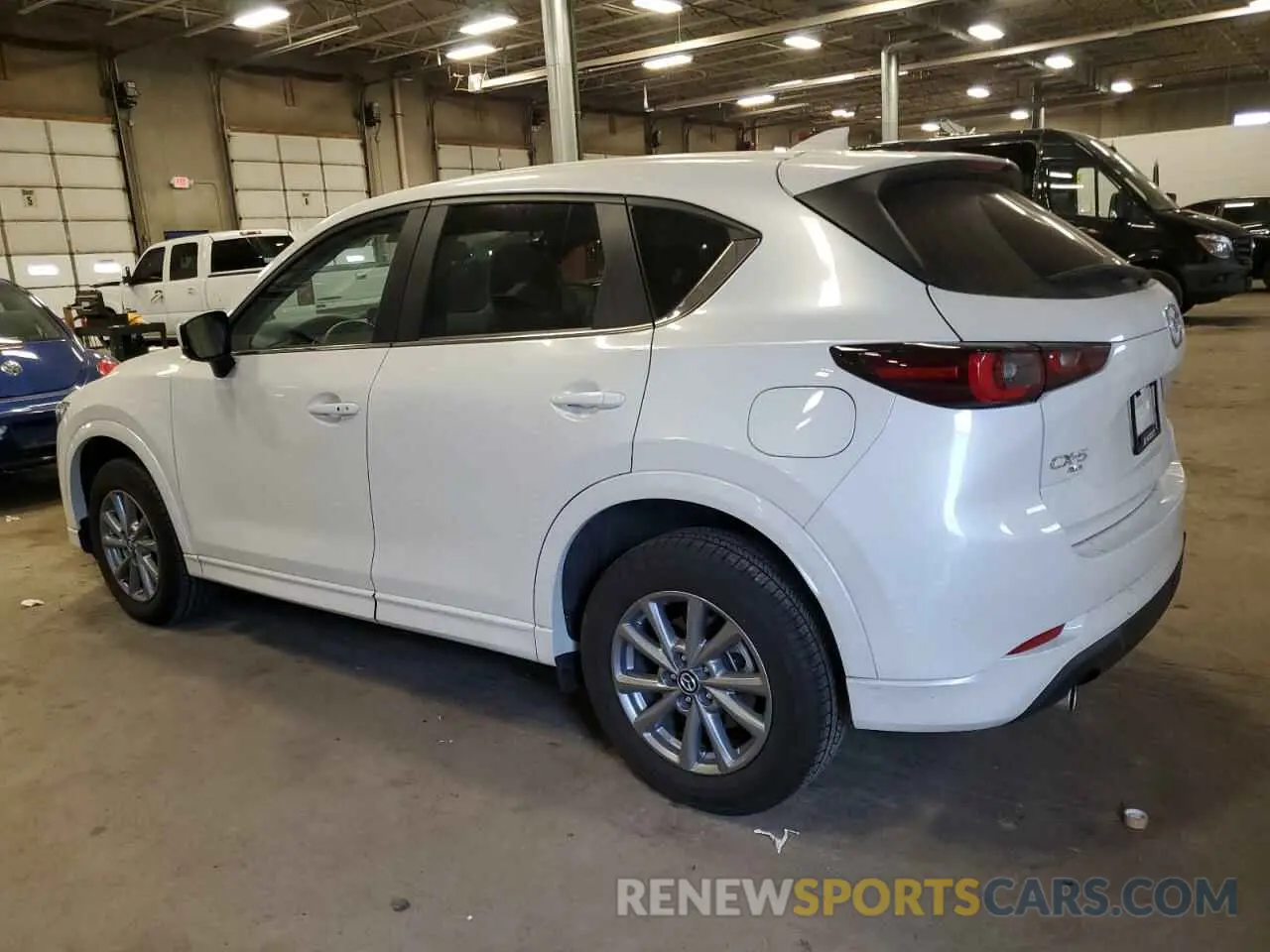 2 fotografías del automóvil dañado JM3KFBCL3R0411213 MAZDA CX-5 PREFE 2024