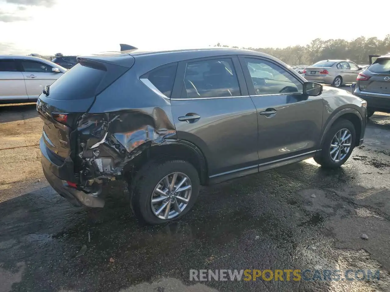 3 fotografías del automóvil dañado JM3KFBCL3R0428755 MAZDA CX-5 PREFE 2024