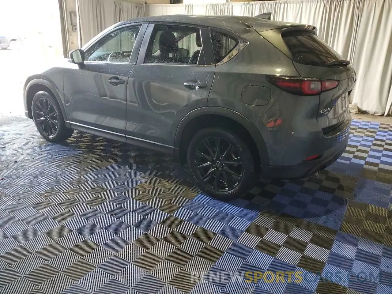 2 fotografías del automóvil dañado JM3KFBCL3R0478376 MAZDA CX-5 PREFE 2024