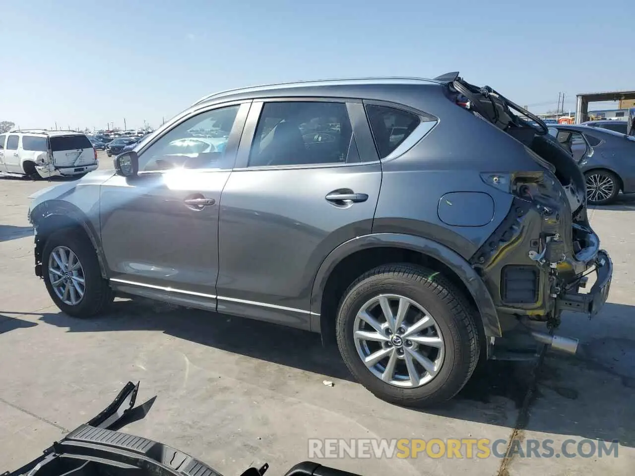 2 fotografías del automóvil dañado JM3KFBCL4R0501972 MAZDA CX-5 PREFE 2024