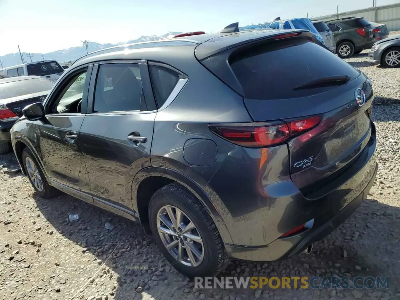 2 fotografías del automóvil dañado JM3KFBCL5R0453446 MAZDA CX-5 PREFE 2024