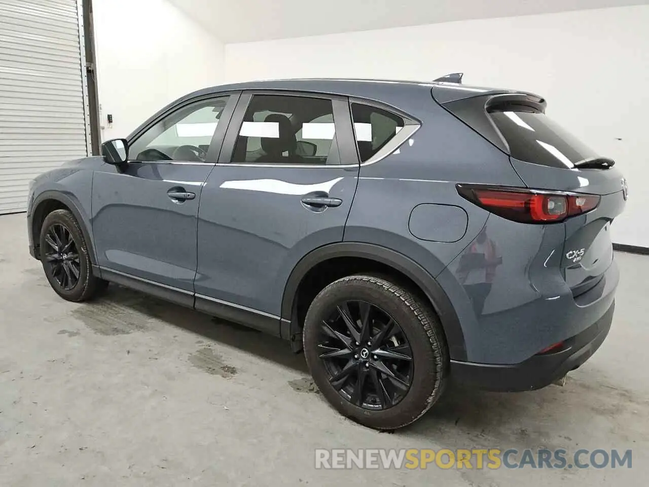 2 fotografías del automóvil dañado JM3KFBCL5R0482445 MAZDA CX-5 PREFE 2024