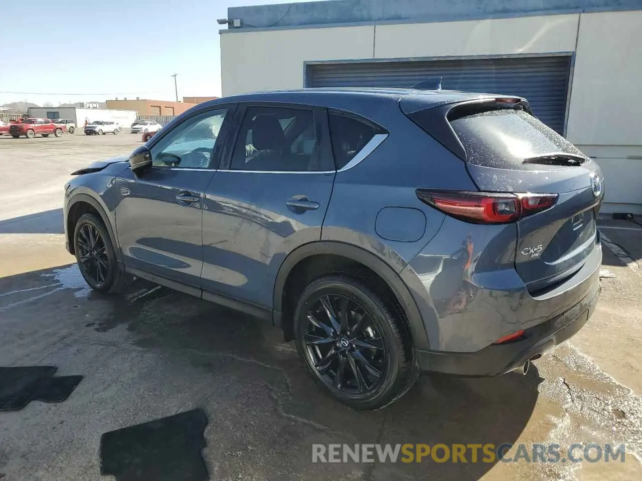 2 fotografías del automóvil dañado JM3KFBCL5R0526945 MAZDA CX-5 PREFE 2024