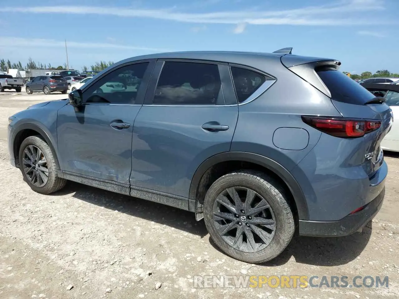 2 fotografías del automóvil dañado JM3KFBCL9R0405061 MAZDA CX-5 PREFE 2024