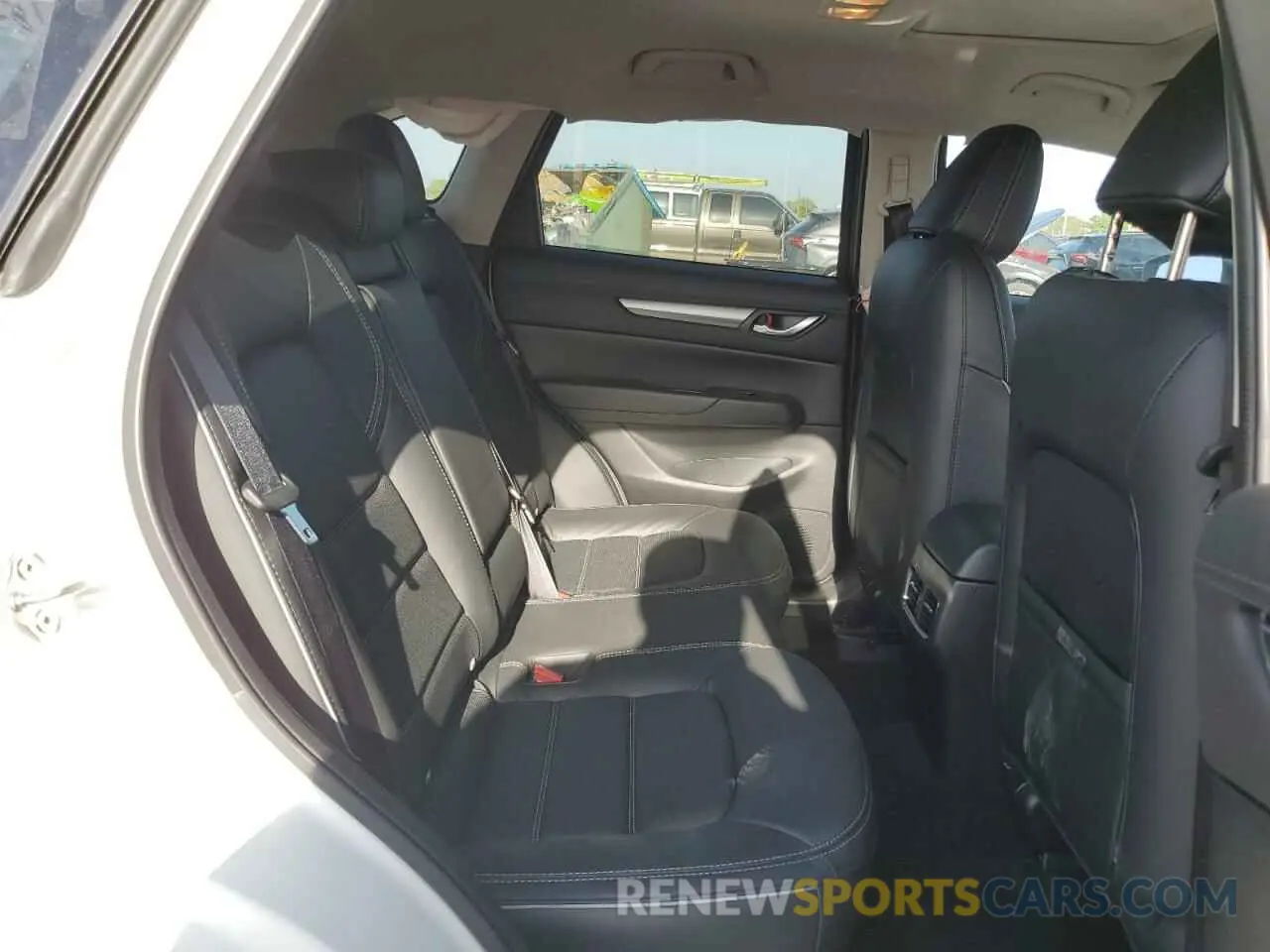 11 fotografías del automóvil dañado JM3KFBCL9R0505550 MAZDA CX-5 PREFE 2024