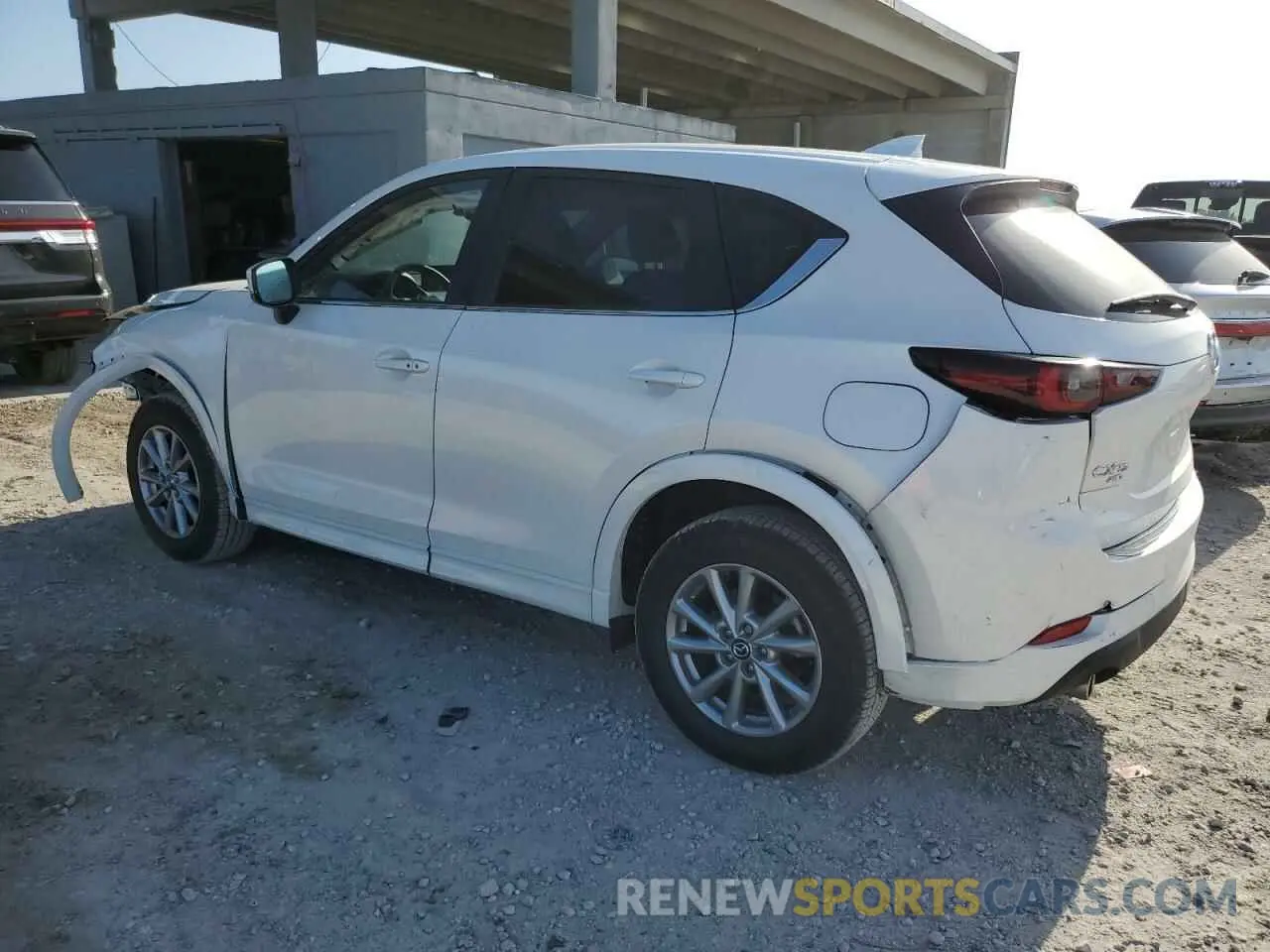 2 fotografías del automóvil dañado JM3KFBCL9R0505550 MAZDA CX-5 PREFE 2024