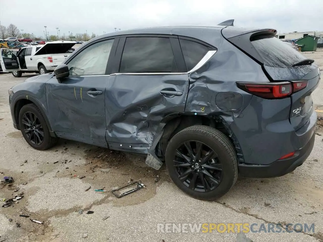 2 fotografías del automóvil dañado JM3KFBCM1R0360562 MAZDA CX-5 PREFE 2024