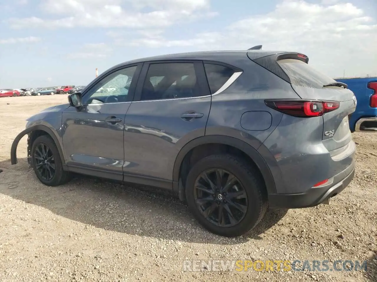 2 fotografías del automóvil dañado JM3KFBCM1R0377037 MAZDA CX-5 PREFE 2024