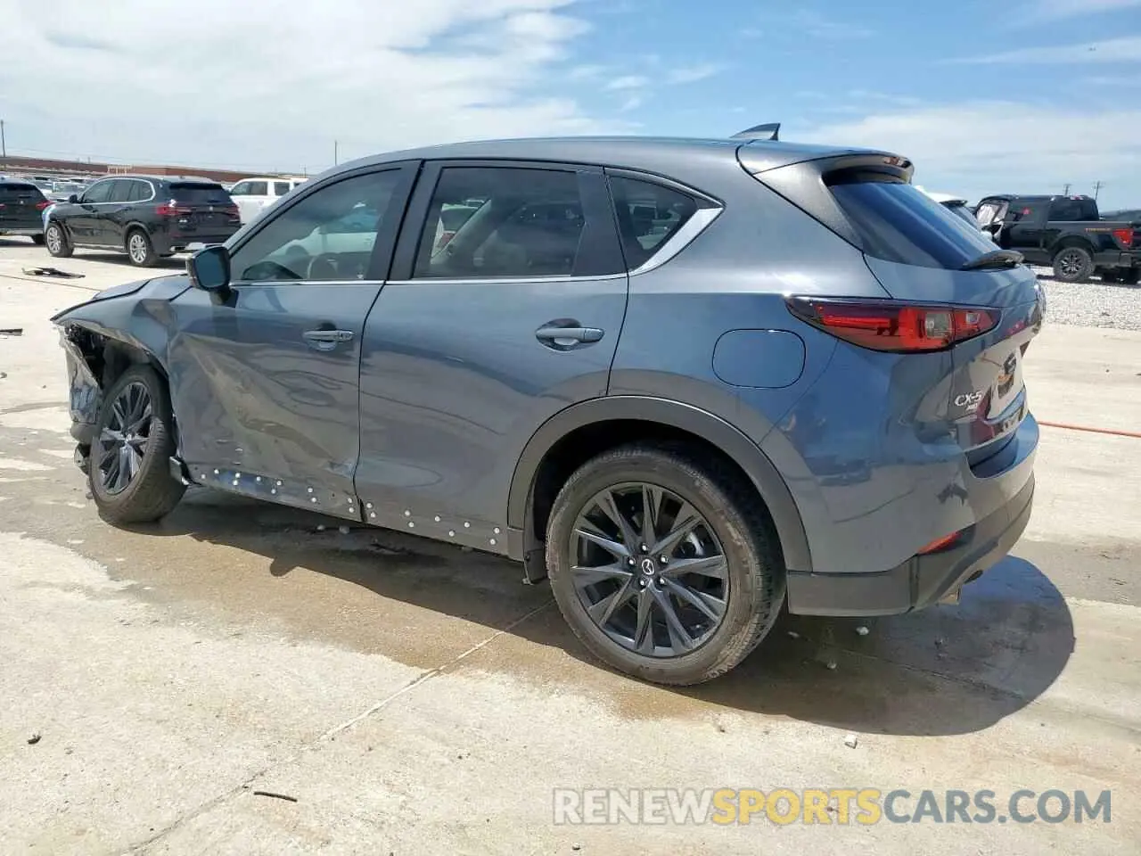2 fotografías del automóvil dañado JM3KFBCM1R0386112 MAZDA CX-5 PREFE 2024